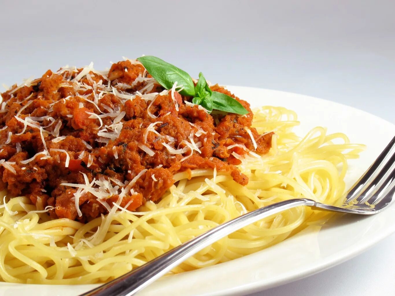 Спагетти. Спагетти болоньезе. Спагетти Италия. Итальянские макароны названия.