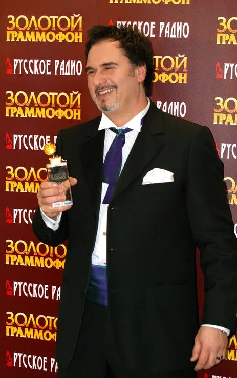 артист получивший золотой граммофон. алексей матвеев золотой граммофон. ваня дмитриенко золотой граммофон 2021. золотой голос россии певец. золотой граммофон 2007 семенович.