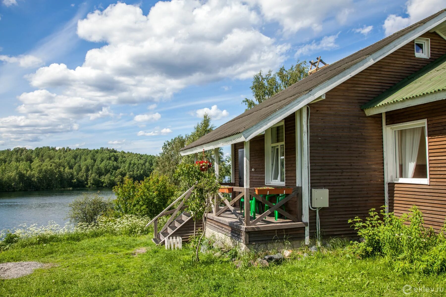 Загородная петрозаводск. Тихий берег Мунозеро. Тихий берег Мунозеро база отдыха. Турбаза Лесное озеро Карелия. Тихий берег база отдыха Карелия.