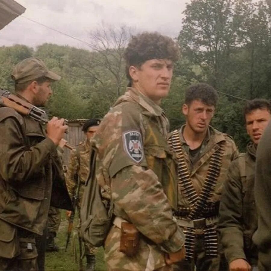 Конфликт с сербскими добровольцами. Армия освобождения косово 1999. Республика сербия косово. Сербские сепаратисты. Конфликт с сербскими добровольцами.