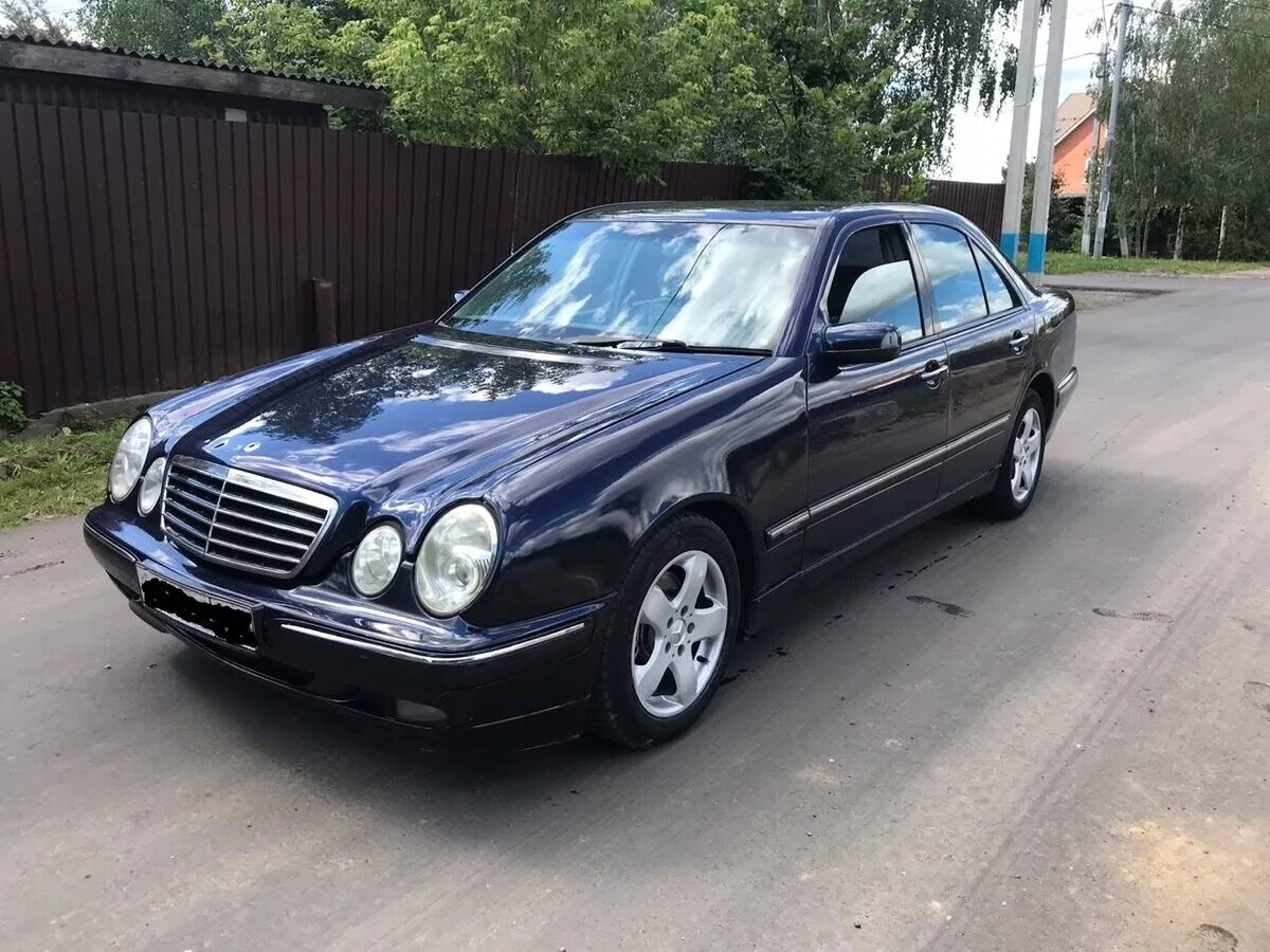 Куплю мерседес 220 дизель. E 210 Мерседес 2001. Мерседес Бенц е 320 2001. Mercedes-Benz w210 2001. Mercedes w210 3.2.