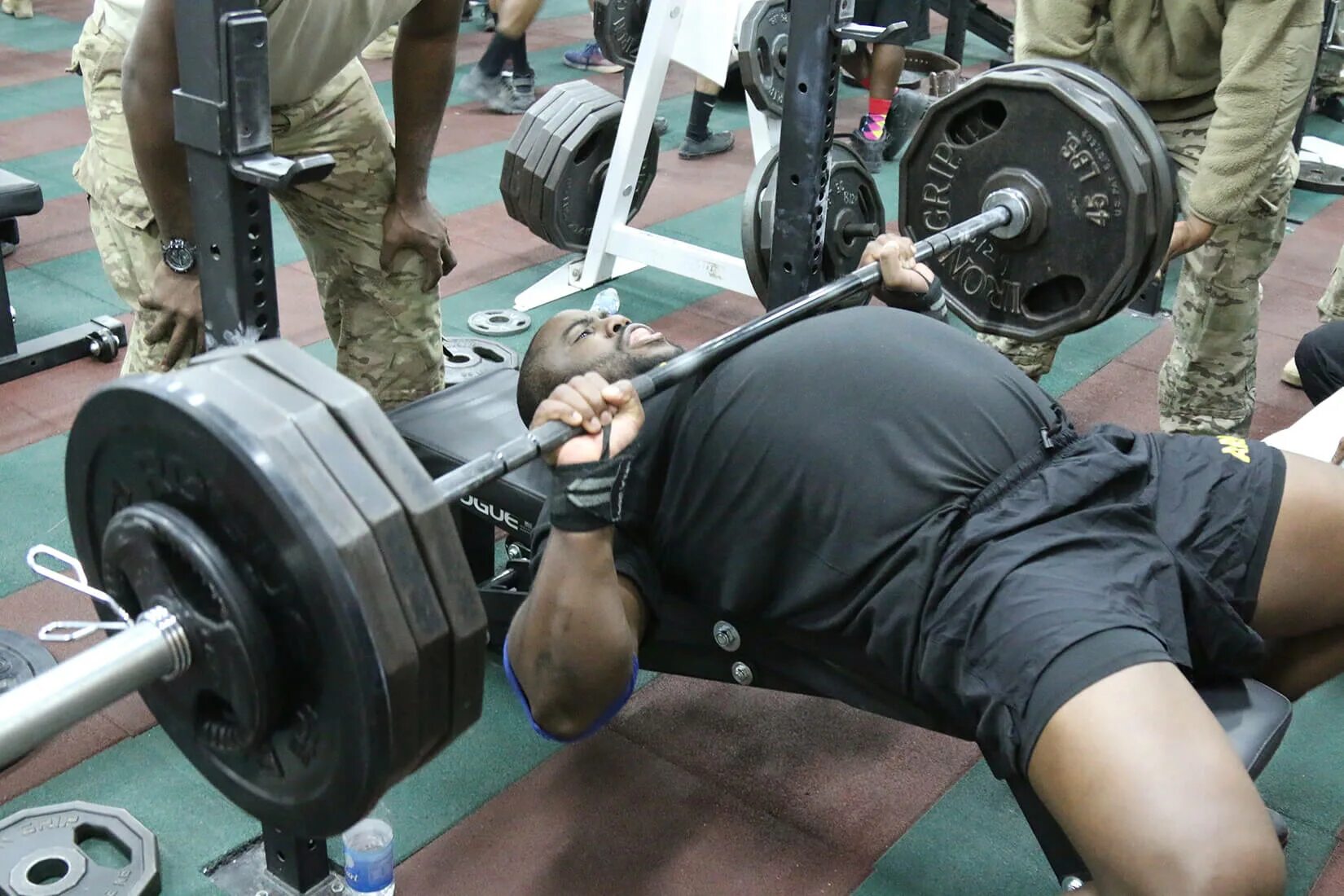 Чем заменить жим лежа. Bench Press жим лежа. Мелконян жим лежа.