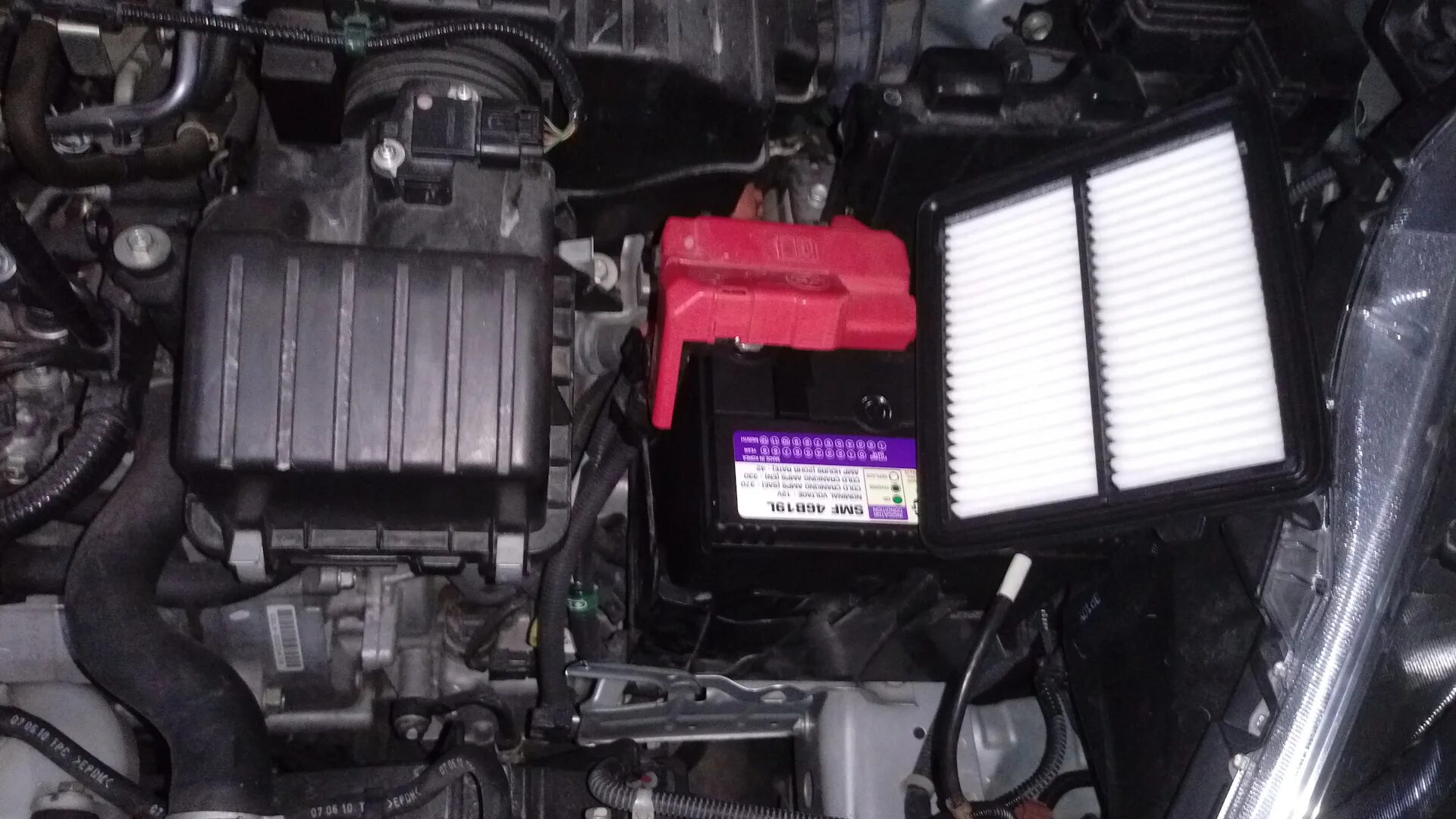 Замена воздушного фильтра Honda Fit - Honda Fit (1G), 1,5 л, 2003 года запчасти 