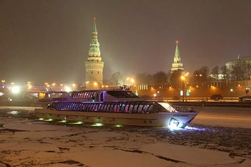 Прогулки на теплоходе зимой