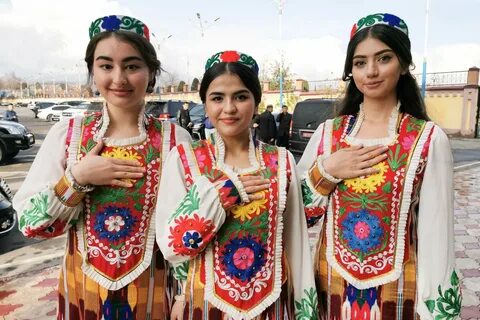 Таджикский национальный костюм женский