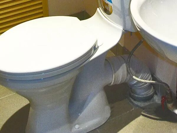 Установка унитаза воду. Унитазы с косым выпуском 45 градусов. унитаз с прямым выпуском. отводы для унитаза с косым выпуском.