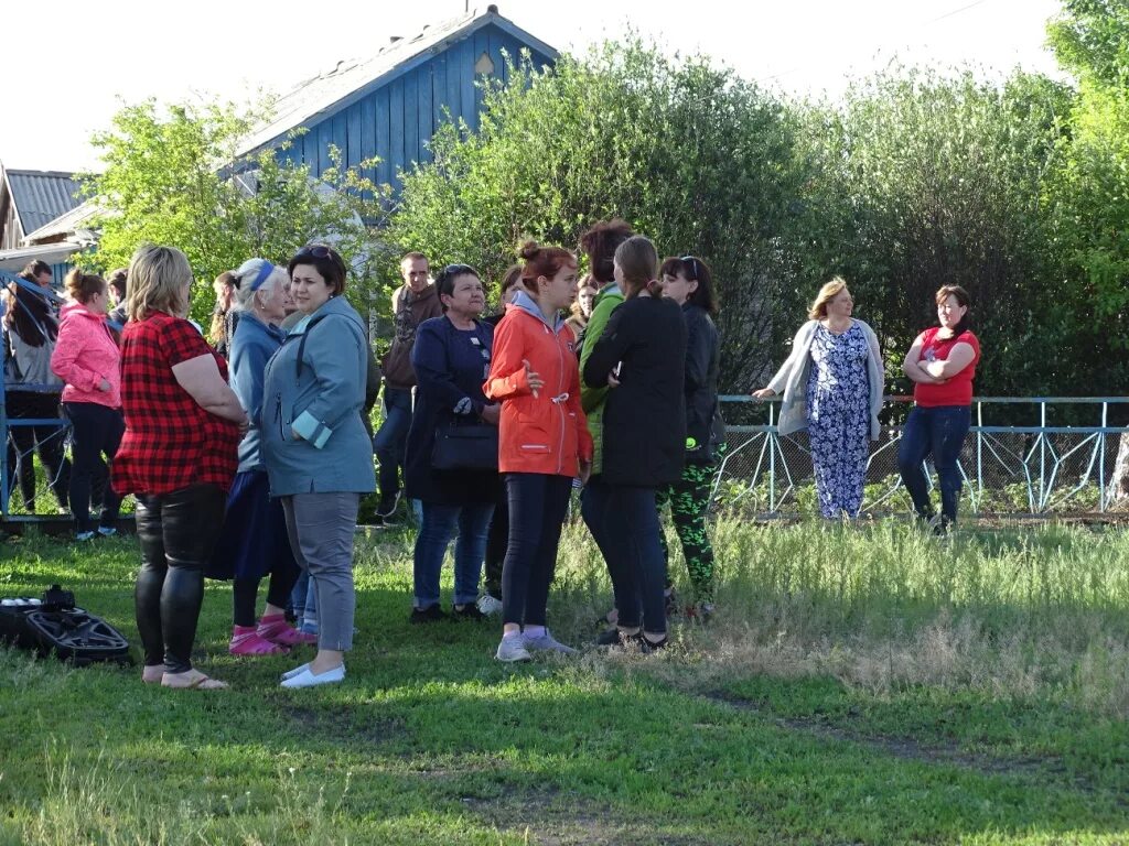 Погода дегтярка алтайский край немецкий. Село Дегтярка Алтайский край. Дегтярка Алтайский край немецкий национальный район. Школа село Дегтярка Алтайский край. Немецкий национальный район село Дегтярка.