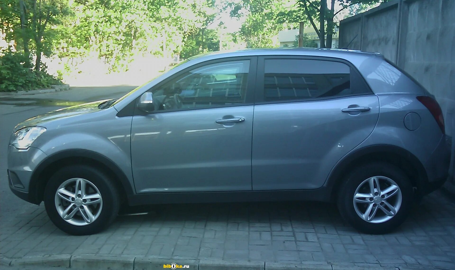 SSANGYONG Actyon 2012. SSANGYONG Actyon 2012 серый битый. Битый SSANGYONG Actyon 2012. SSANGYONG Actyon серый. Актион саратов