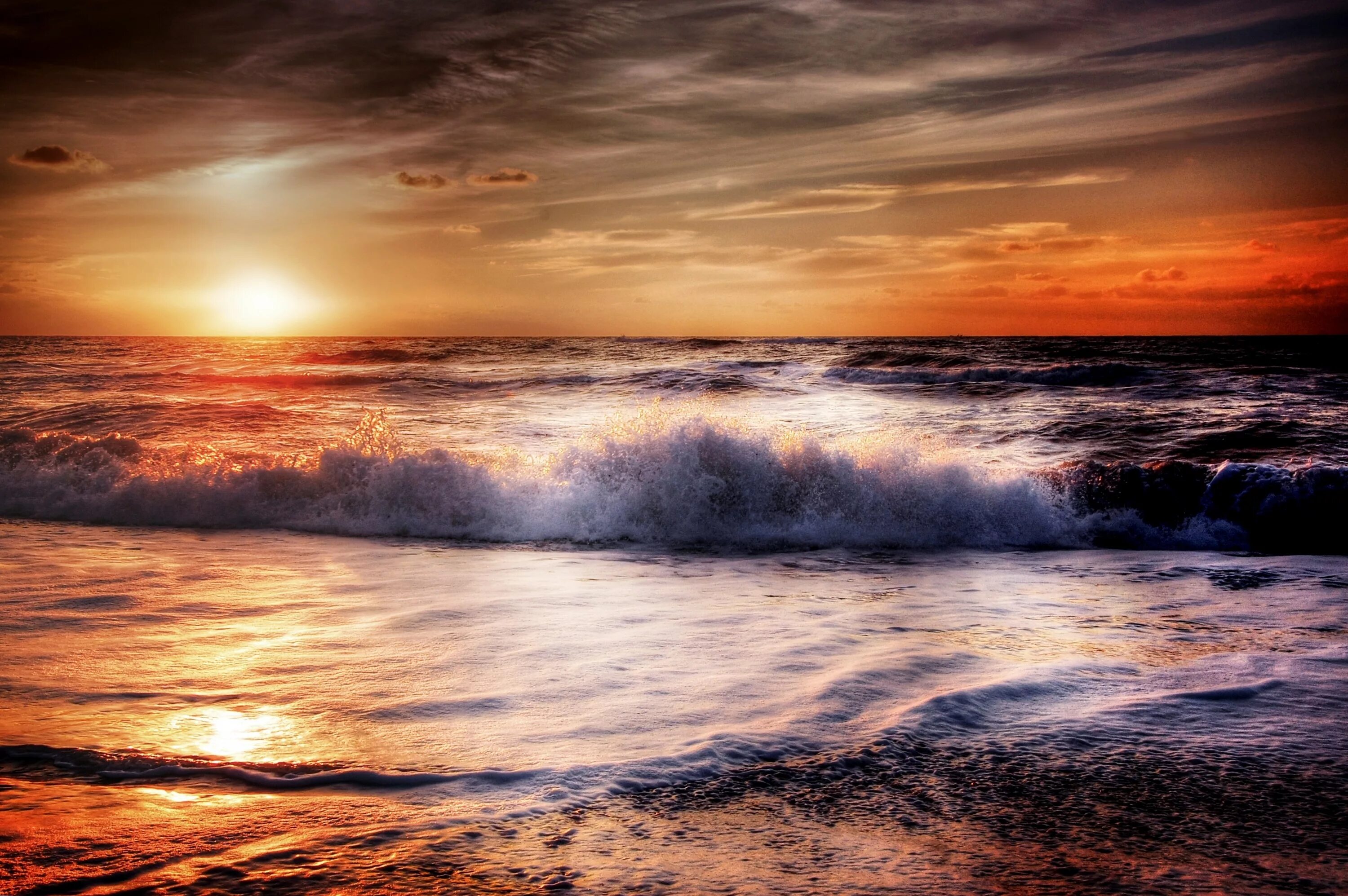 Прибой океана. Море, волны. Закат на море. Моря и океаны. Море волны солнце.