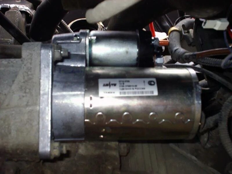 Стартер 2114 под капотом. Где стоит стартер ваз 2114. Провод стартера 2115. Реле стартера ваз 2114. Где стоит стартер ваз 2114.