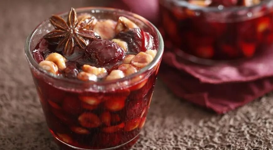 Вишни орехи рецепт. Варенье из вишни. Вишни орехи рецепт. Вишня и миндаль. Грецкий орех варенье.