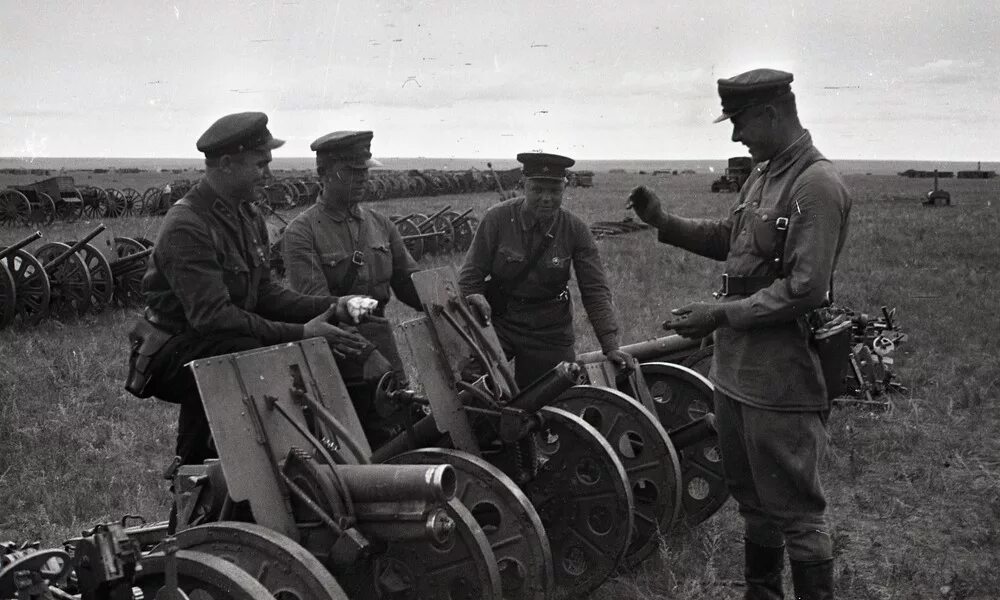 Халхин гол советско японский конфликт. Халхин-гол 1939. Трофеи РККА на Халхин-голе 1939. Японские солдаты Халхин-гол. Жуков река Халхин-гол.