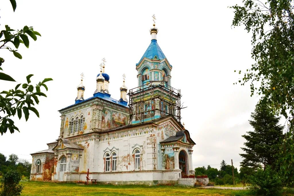Николо-шартомский мужской монастырь село введенье. Монастырь села. Монастырь села. Троице-георгиевский монастырь адлер. Волжский афон винновский монастырь.