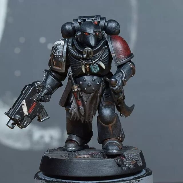 вархаммер 40000 силовые когти. силовой кулак warhammer 40000. силовые когти warhammer 40000. когти вархаммер. молниевые когти вархаммер.