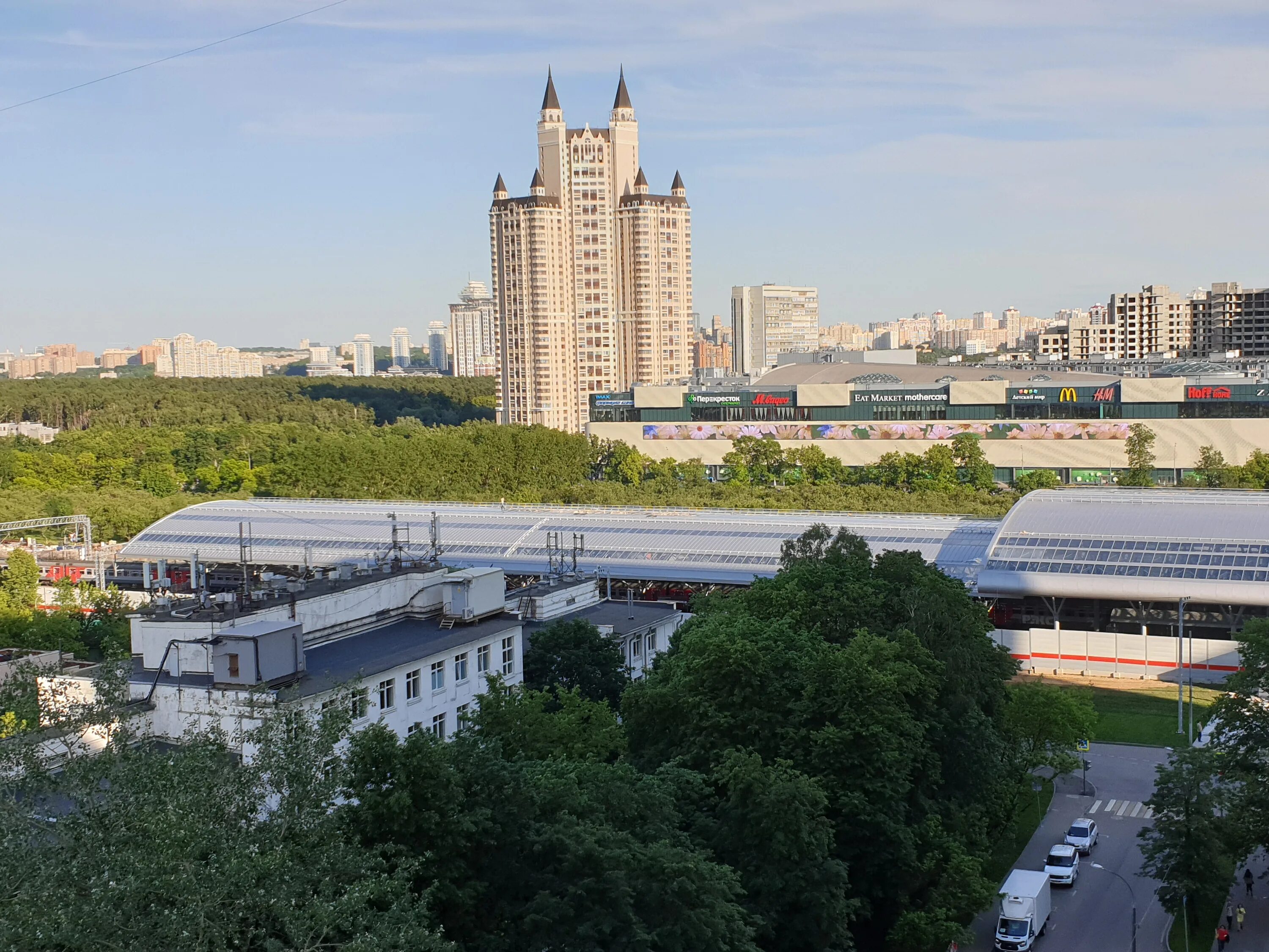Metro moskva славянский бульвар. 1. Славянский бульвар д1 к2. Славянский б-р, д. Станция метро славянский бульвар платформа.