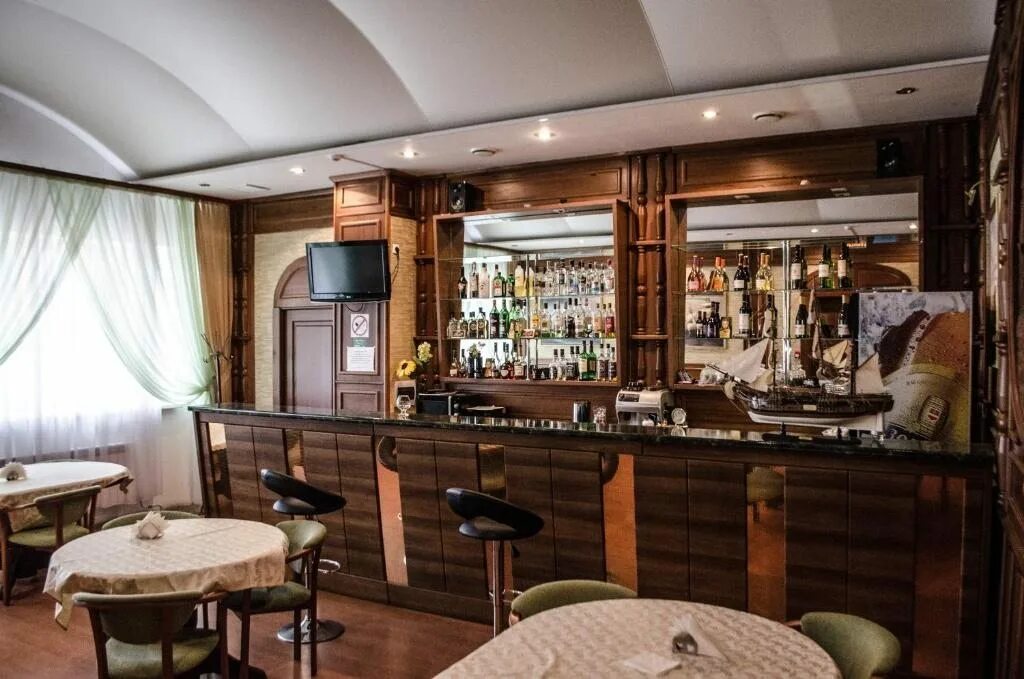 Ресторан прованс псков. La terrasse рижский просп. Рижский проспект 58 псков. Кафе заправка псков. Кафе на кирпичах псков.