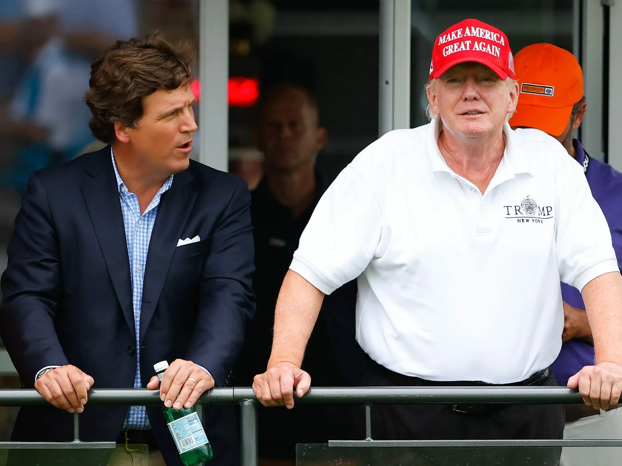 Tucker carlson with trump. Трамп 2022. Tucker carlson trump. Tucker carlson trump. Tucker carlson trump.