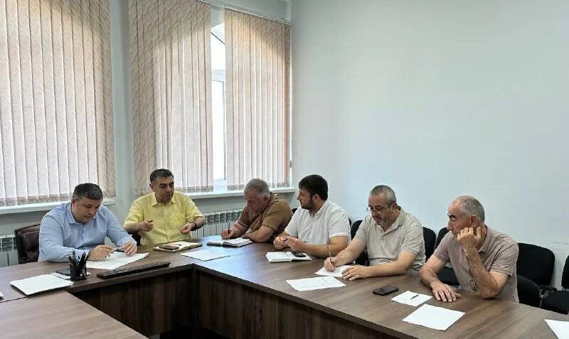 дирекция государственного заказчика застройщика. чамаев магомед шамсудинович спецстрой. корнеев владимир юрьевич фгуп дез. дирекция государственного заказчика застройщика. дирекция государственного заказчика застройщика.