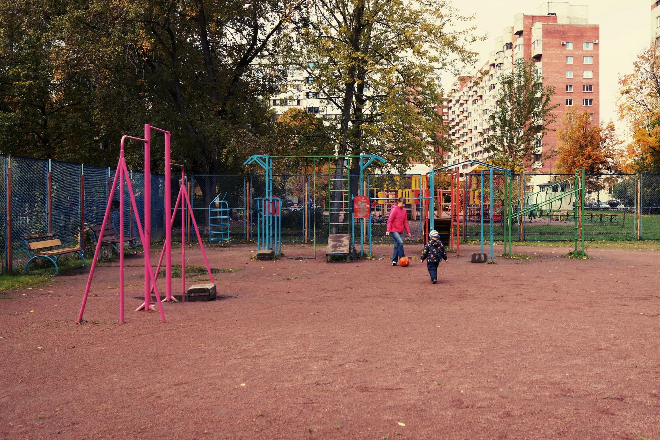 улица лабутина площадка. площадка номер 9147. открытые площадки в москве. детская площадка в деревне. детские площадки в тобольске 6 мкр.