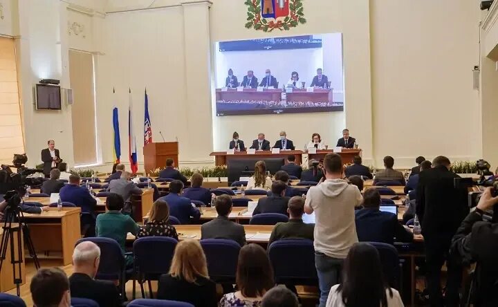 Заседания городской думы ростова на дону. Депутат здравоохранения. Ростов на дону заседание городской думы. Ростовская-на-дону городская дума фото. Белорусевич ростовская на дону городская дума.