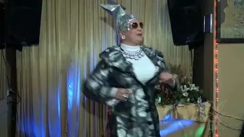 Верка сердючка немного за 30