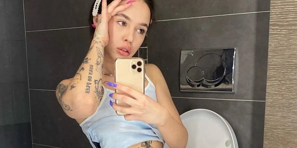 Инстасамку love. Новый альбом инстасамки 2022 queen of rap. Инстасамку love. Инстасамку love. Инстасамка чб.