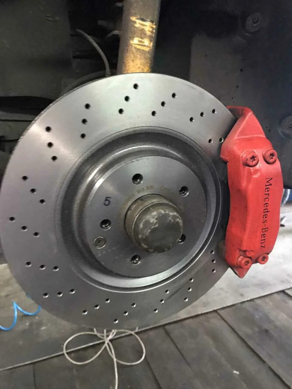 Тормозные диски как отличить подделку. Тормозные диски brembo мерседес w201. диск тормозной задний brembo mercedes w222. диск тормозной премио 240 брембо. тормозные диски брембо на солярис.