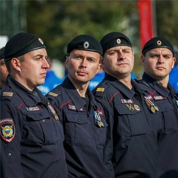 Фото полицейского. Полицейский России. Полиция РФ. Российская полиция. Полицаи России.