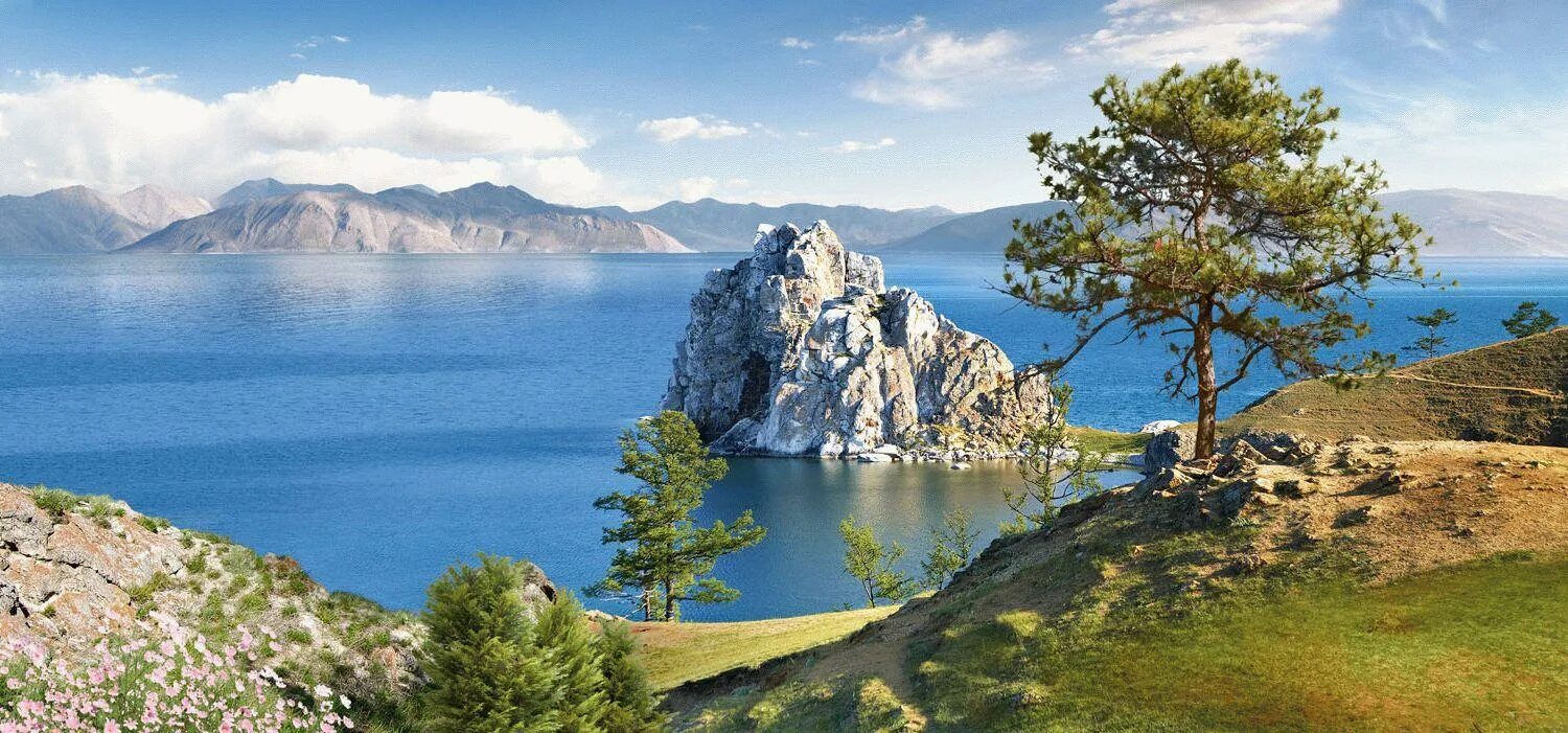 Озеро Байкал. Озеро Байкал Иркутская область. Озеро Байкал Lake Baikal. Иркутск природа Байкал. Самые крупные озера сибири