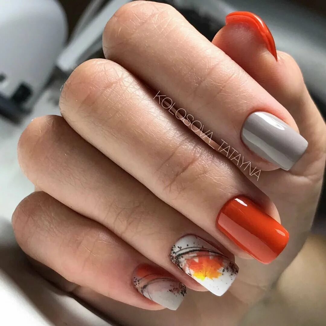 яркий осенний маникюр на короткие ногти. френч осень. осенний маникюр. осенний маникюр на квадрат. осенний маникюр френч.