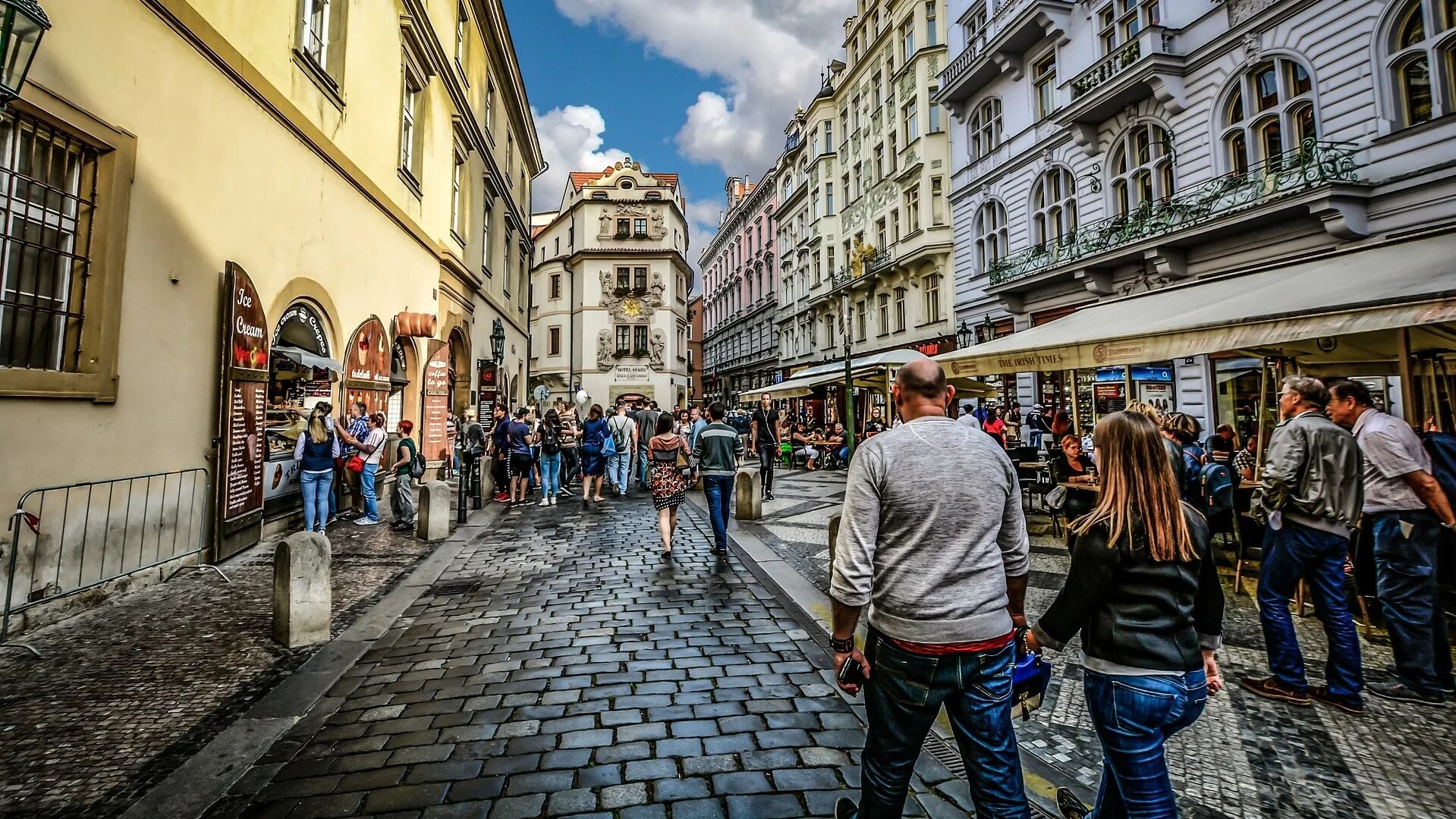 Прага Чехия население. Численность населения Чехии на 2022. Жизнь в Праге. Жители Праги.