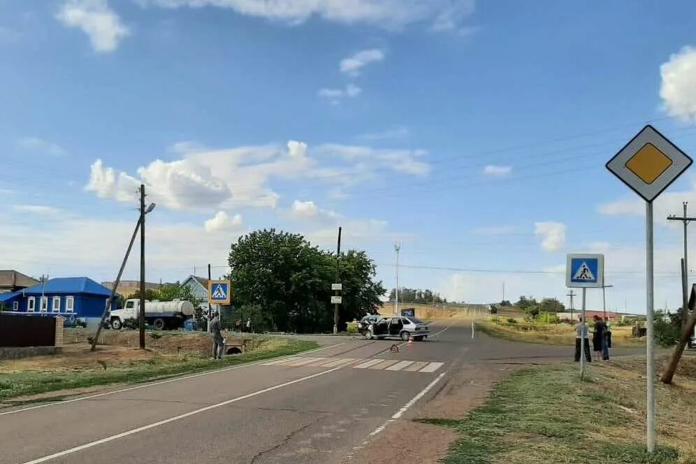 Погода оренбургском районе поселок. Бродецкое Оренбургский район. Село Бродецкое Оренбург. Районный посёлок. Жители села Бродецкое Оренбургской области.