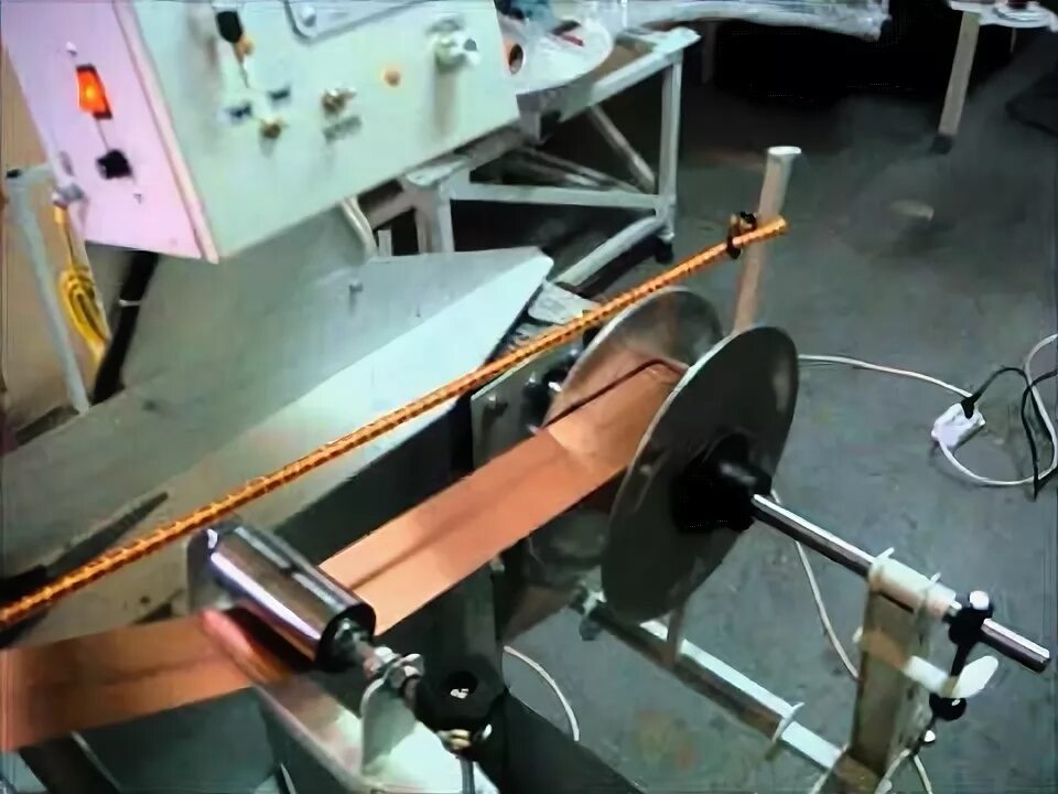 Перемотка лент. Перемотка лент. Перекатка ленты. Размотчик ленты tfu aurora. Станок титан 3000 для перемотки пленки.