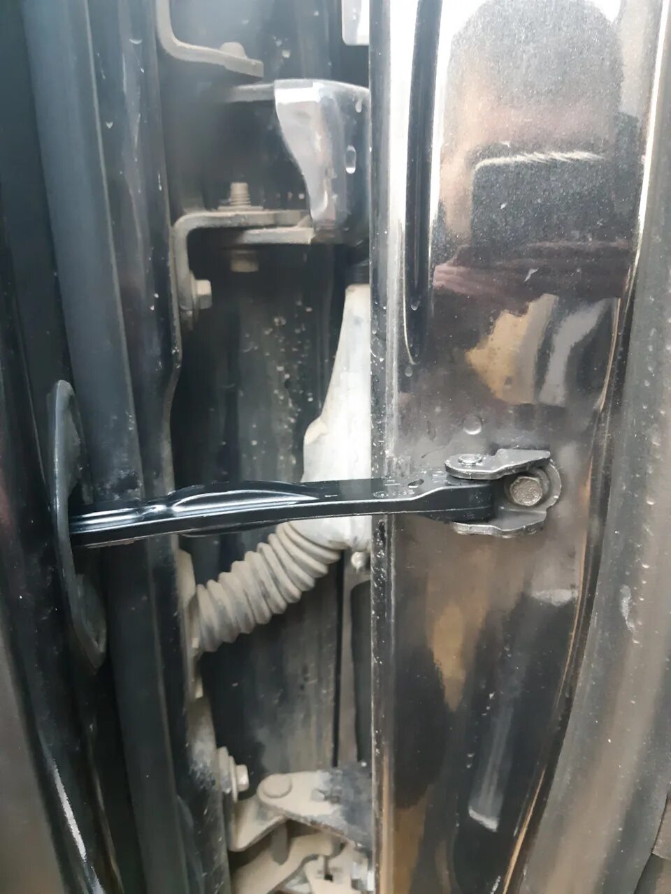 Opel astra h 2008 центральный замок блок двери. Не открывается дверь опеля. Opel astra h датчик двери. Проставка наружной ручки открытия двери опель вектра. Регулировка ручки двери opel astra j.