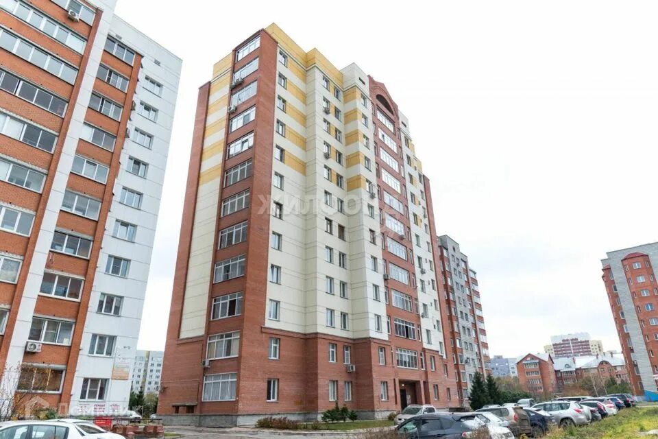 Рабочий поселок краснообск 3 фото. Жк бавария новосибирск. 212 дом краснообск. Окна краснообск. Краснообск 233.