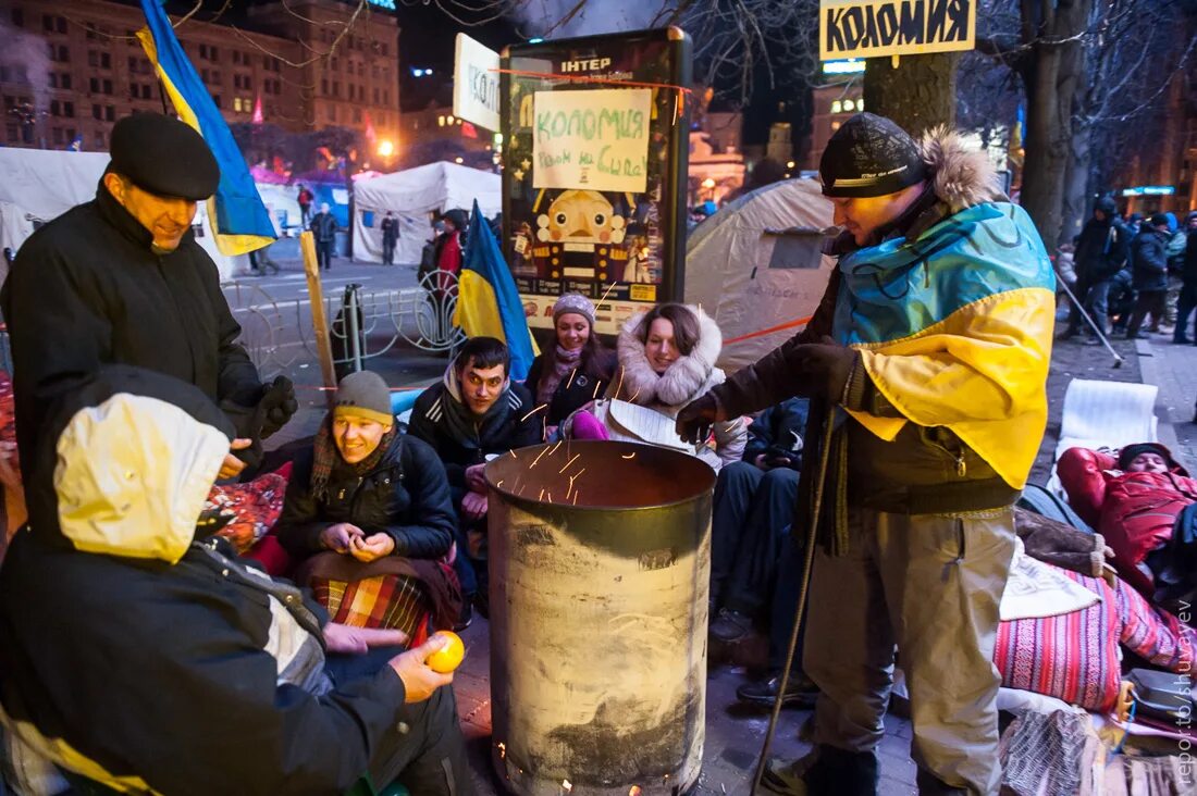 Майдан 2014 кастрюли. Палатки на Майдане. Палатки на Майдане 2014. Кастрюли на Майдане. Халықтық майдан