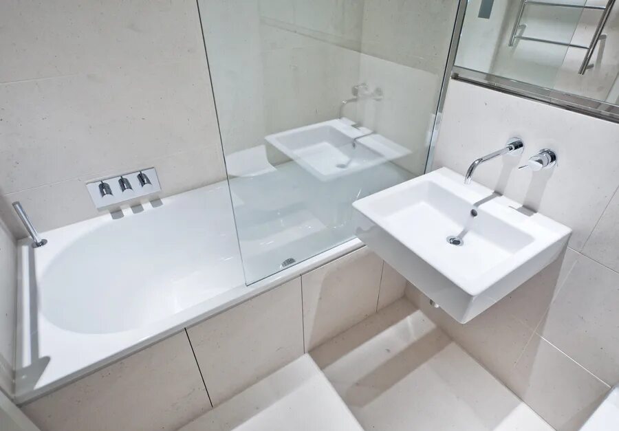 ванна комната. корпусная мебель для ванной комнаты. производство ванных комнат. производство ванных комнат. много ванн.