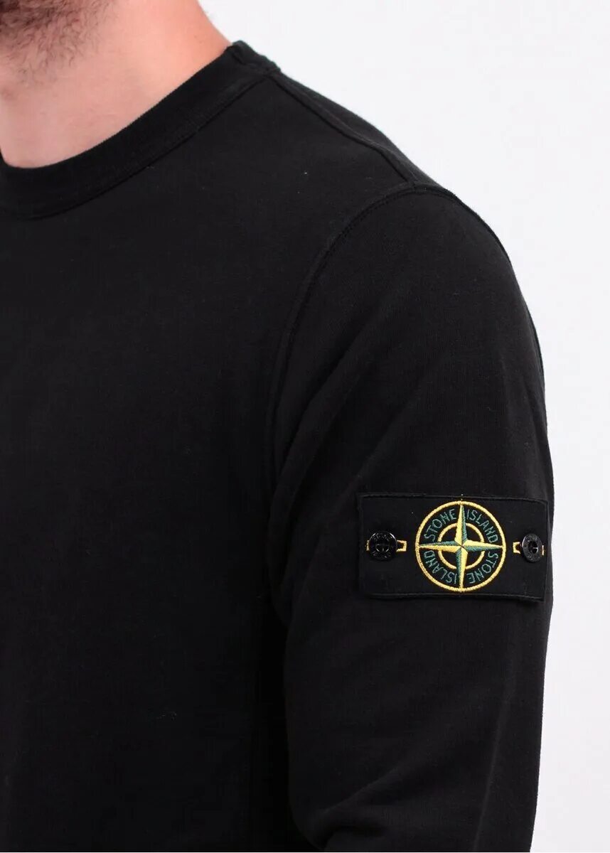 Знак stone. Стоник Исланд. Стон Айленд стоник. Stone Island стоник. Стоун Айленд одежда.