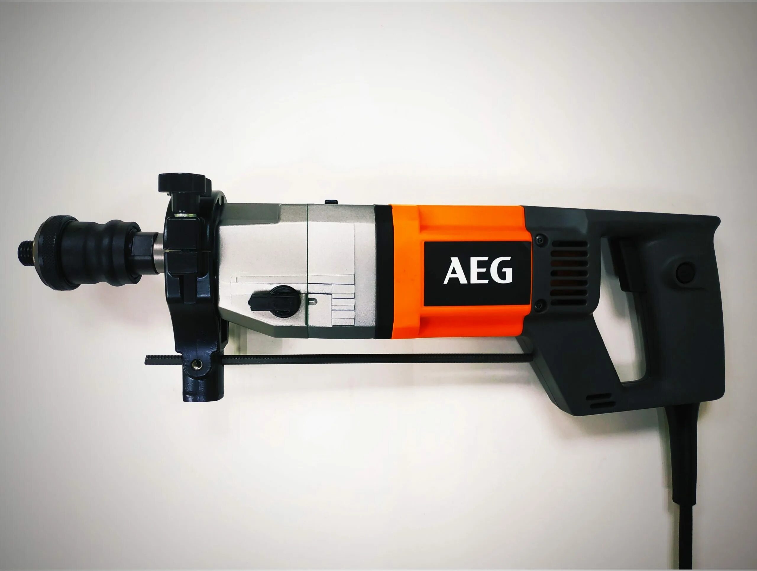 Aeg db 1500 2. Aeg db 1500-2 xe. дрель milwaukee dd 2-160 xe. дрель для алмазного сверления milwaukee dd 2-160 xe. дрель для сухого алмазного бурения с микроударом.