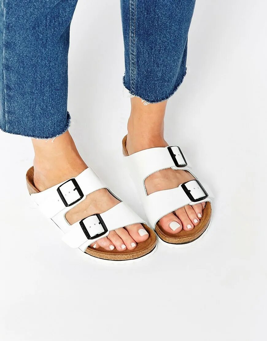 Как называются сандали. Birkenstock обувь Arizona. Сандалии ортопедические Arizona Birkenstock. Шлепки Birkenstock Arizona женские. Шлепанцы Birkenstock Arizona белые.