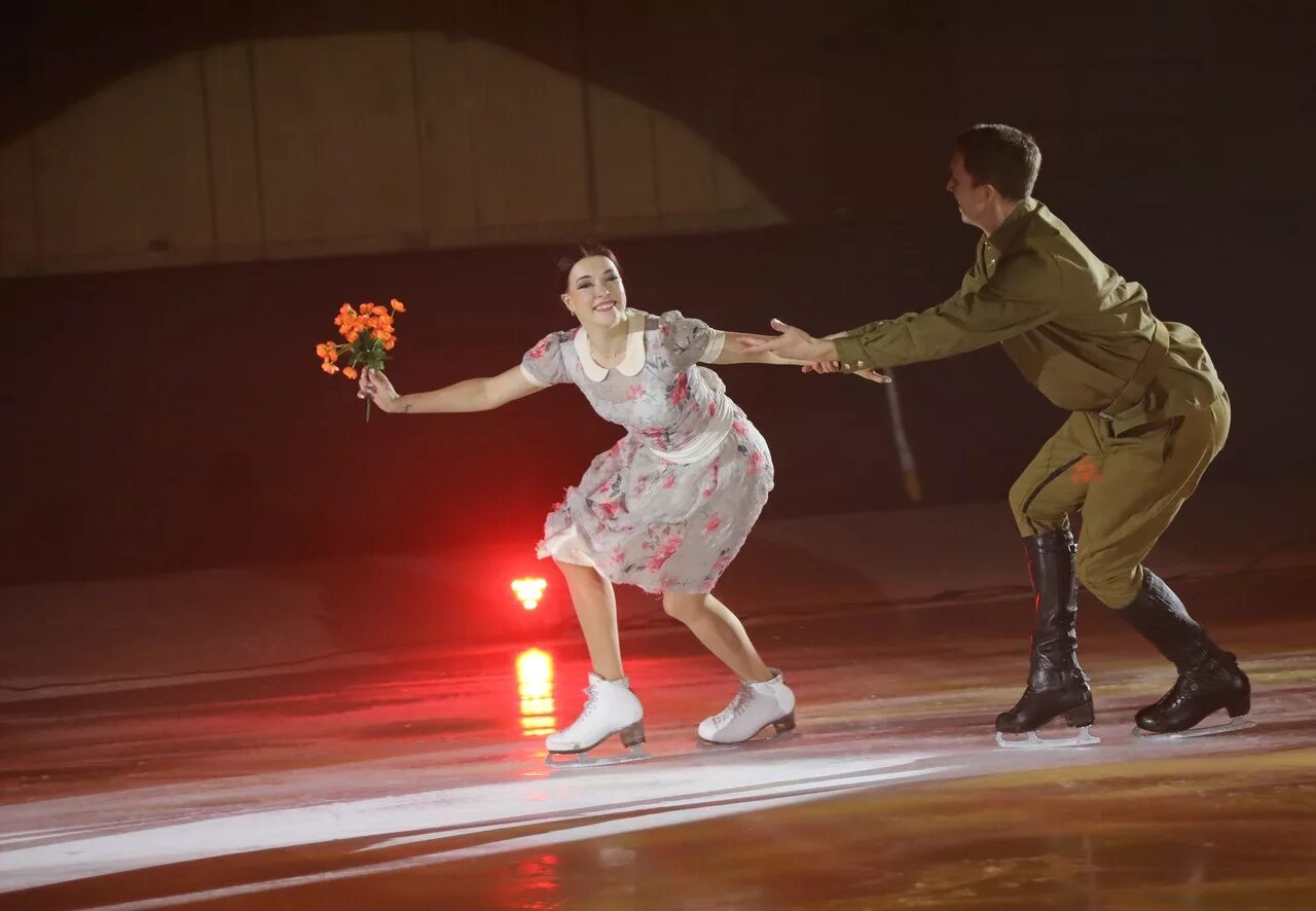 Ледовый чемпион шоу. Шоу Ильи Авербуха. Шоу Авербуха 2022 чемпионы. Шоу Ильи Авербуха чемпионы.