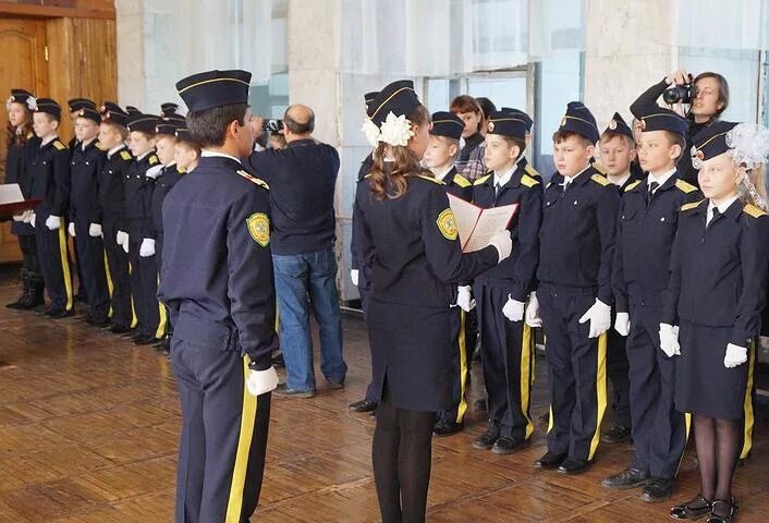 Шествие 9 мая ясная оловяннинский район 2022. Забайкальский казачий кадетский корпус. Забайкальский край ясная казачий класс. Кадетская школа-интернат забайкальского. Кадеты в чите.