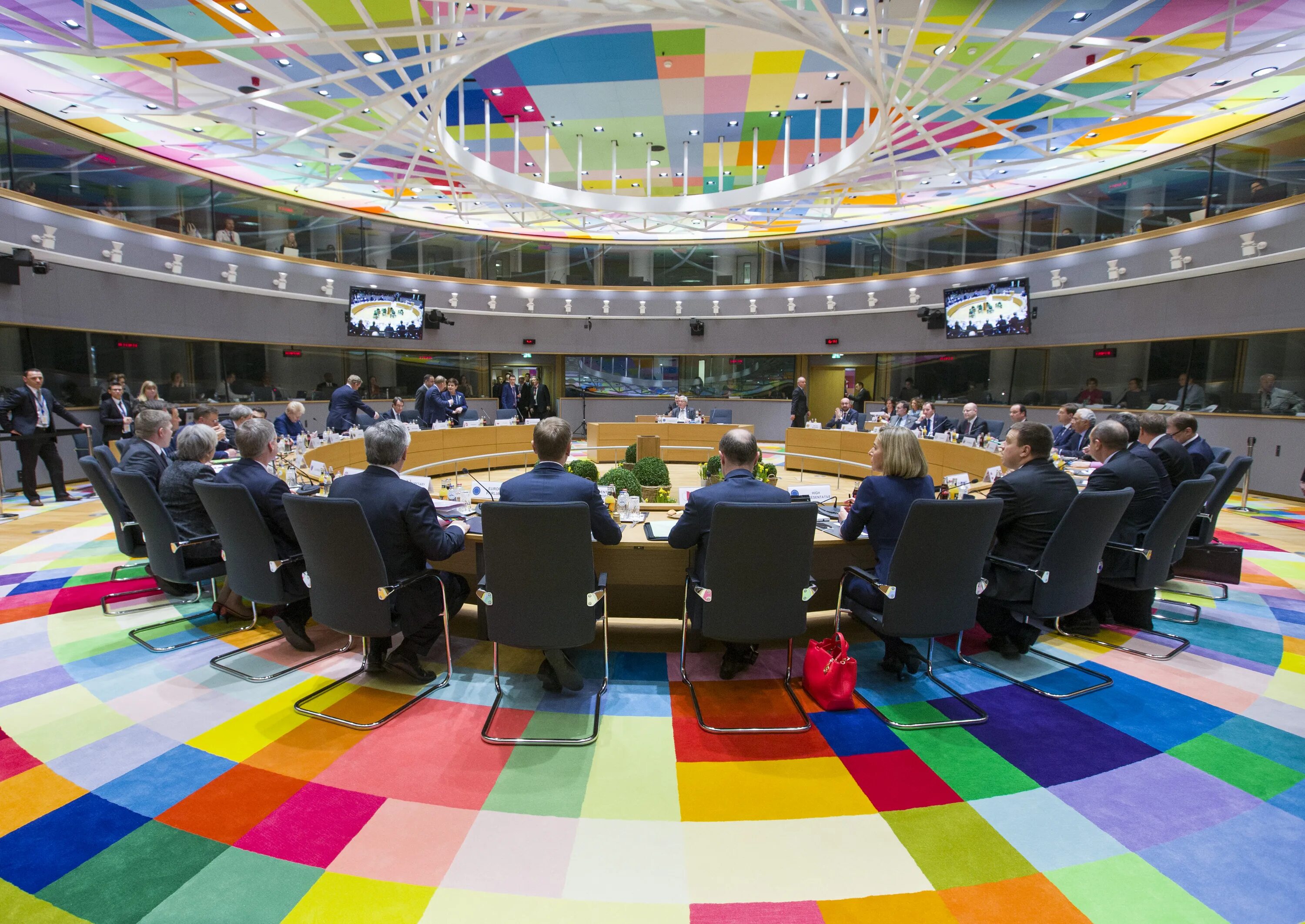 Eu council. Совет министров ЕС. Европейский совет ЕС. Европейский совет совет министров Европарламент. Заседание ЕС.