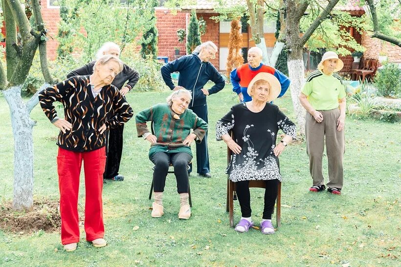 Отель империя евпатория аниматоры. Детская дискотека с аниматором. Аниматор симка. Sealand евпатория. Аниматор в пансионат.