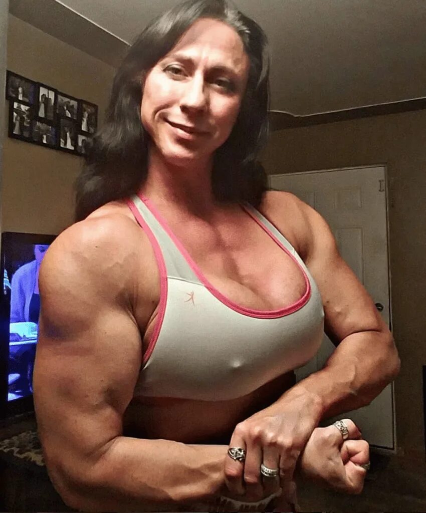 Аня шукшина бодибилдинг. Маша шукшина 2023. Шукшина бодибилдинг. Хелле тревино бодибилдинг. Шукшина бодибилдинг.