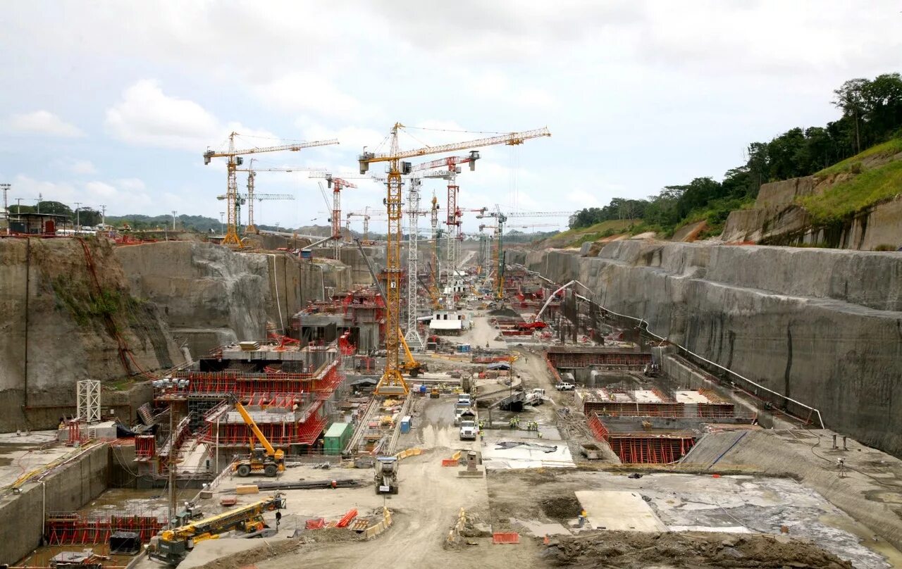 Каналы стройка. Панамский канал стройка. Строительства панамского канала 1888. Строительство каналов. Панамский канал стройка.