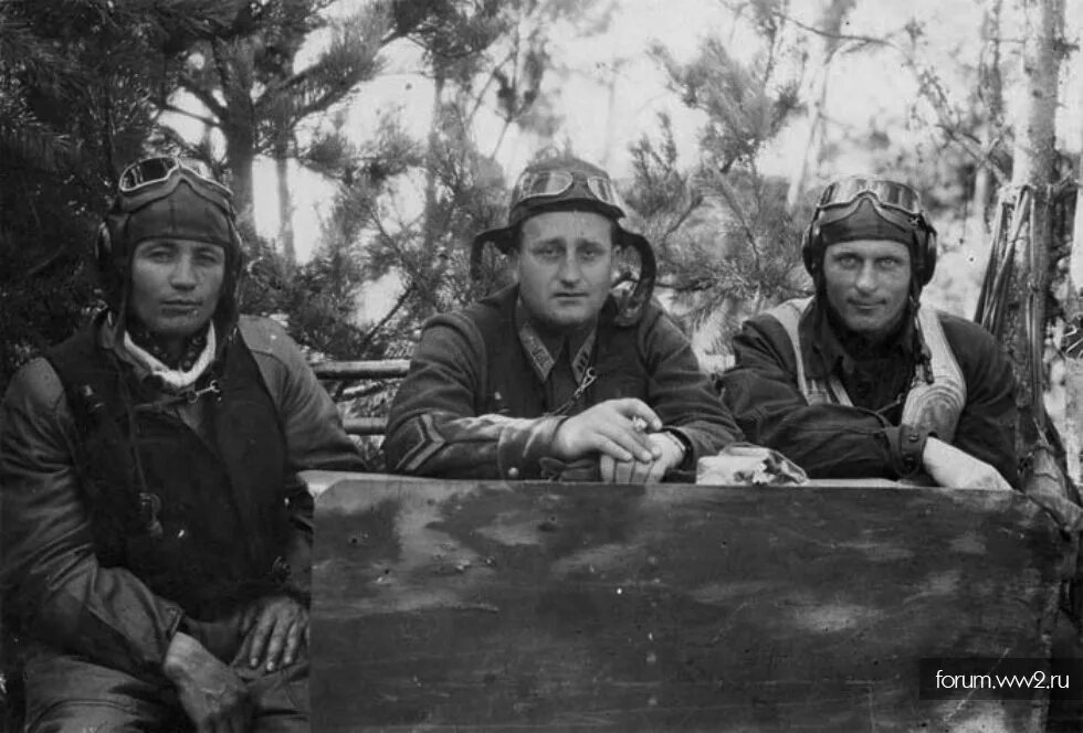 Гиап вакансии. 4 гв.иап кбф. 4 гиап ввс кбф. 13 иап ввс кбф. летчик 1941 кбф.