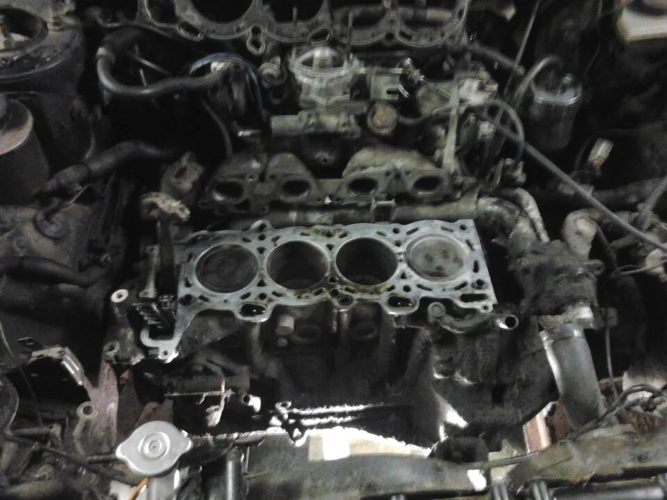 Ниссан тина как снять головку блока цилиндров Замена прокладки ГБЦ Nissan Expert (W11), 1,8 л, 2002 года своими руками DRIVE