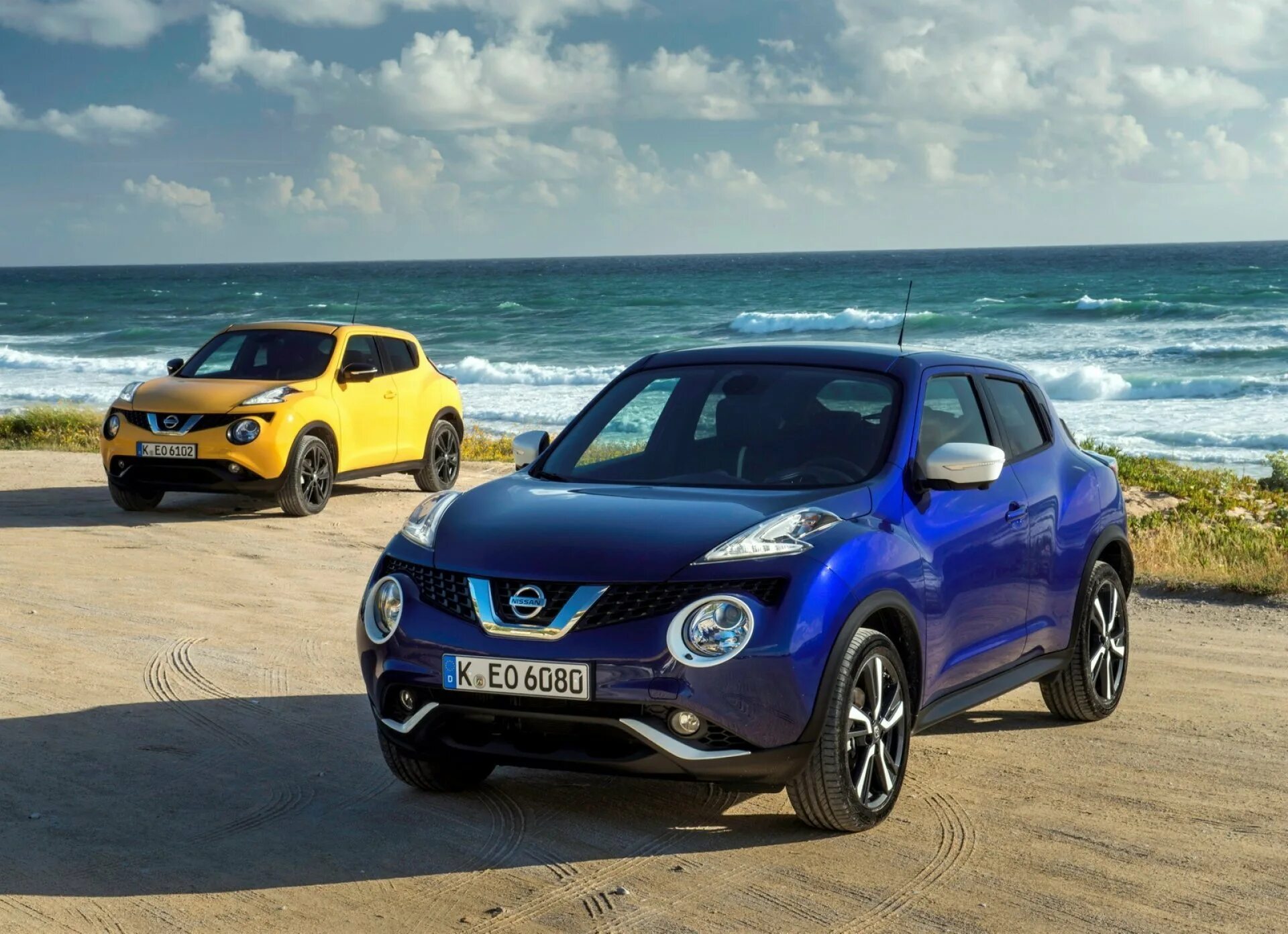 Жук полный привод. Nissan Juke 2015. Ниссан Жук 2015. Nissan Juke 1. Ниссан Джук синий.