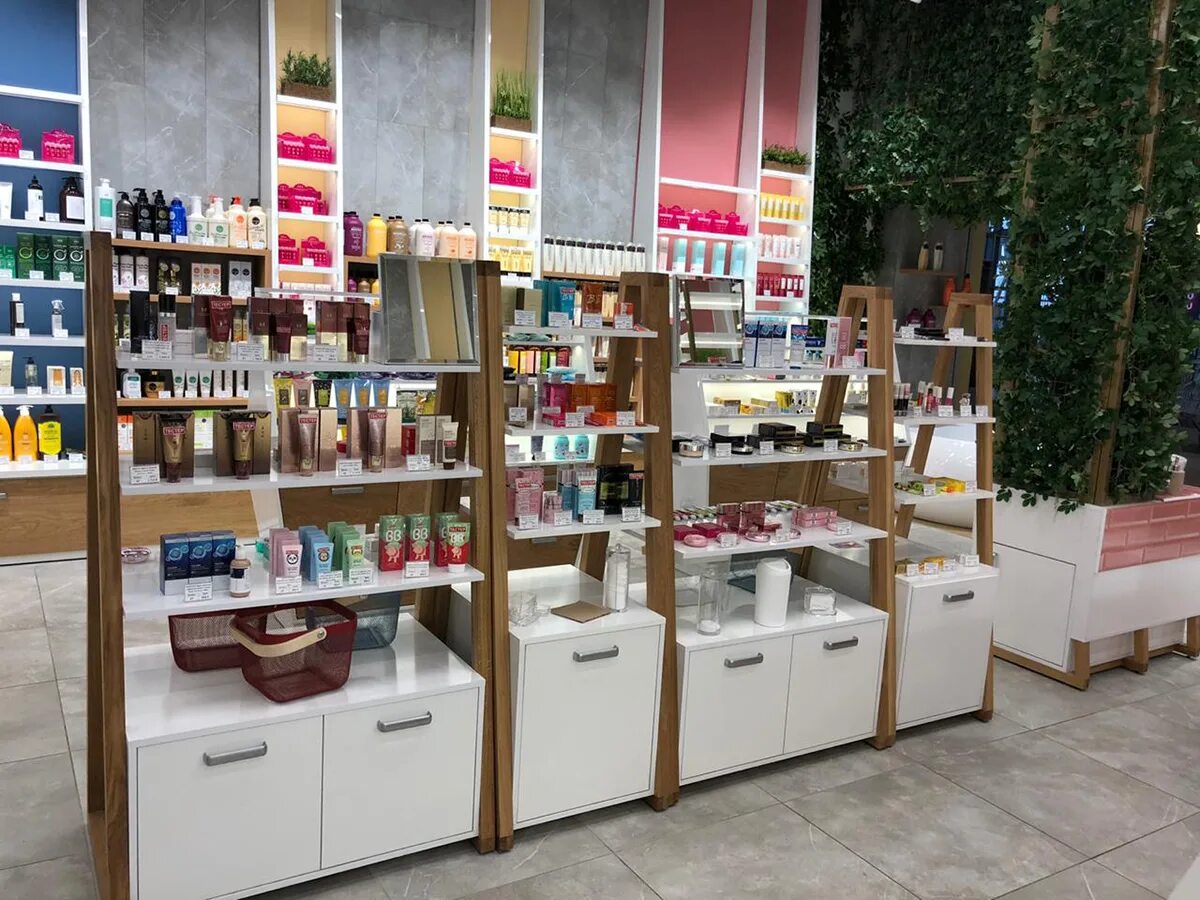 Косметик маркет. Оборудование для магазина корейской косметики. Target market cosmetics in uzbekistan. Профкосметика для волос. Рынок косметики.